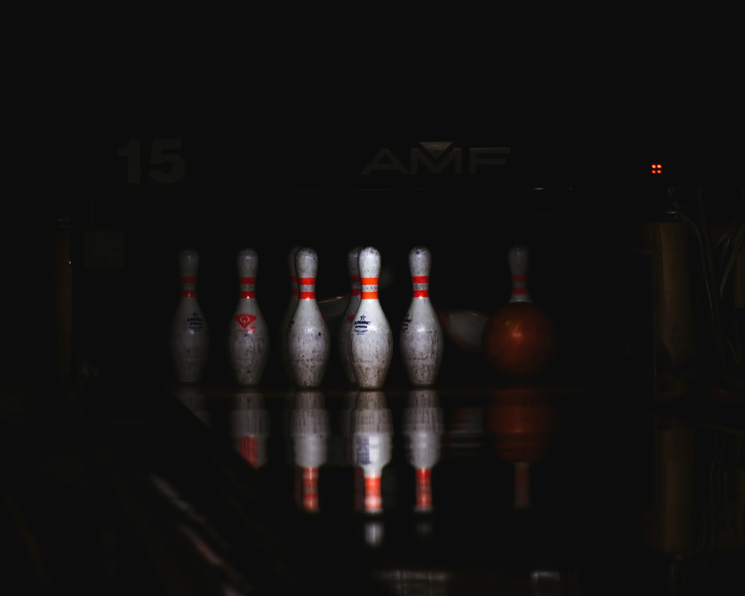 bowling kegels op een baan